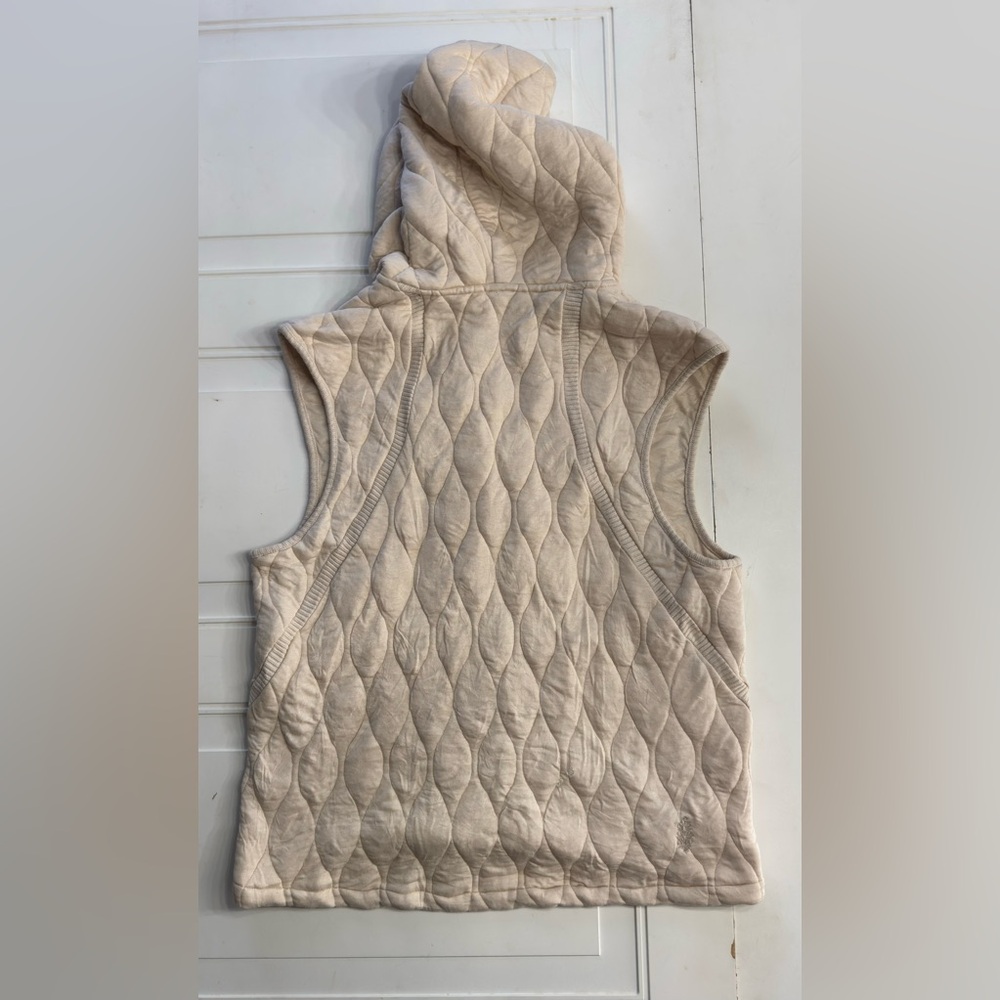 FP Movement NWT Dream Big Sz S Cream Quilted Sleeveless Zip Up Hoodie Sweatshirt - Picture 6 of 7